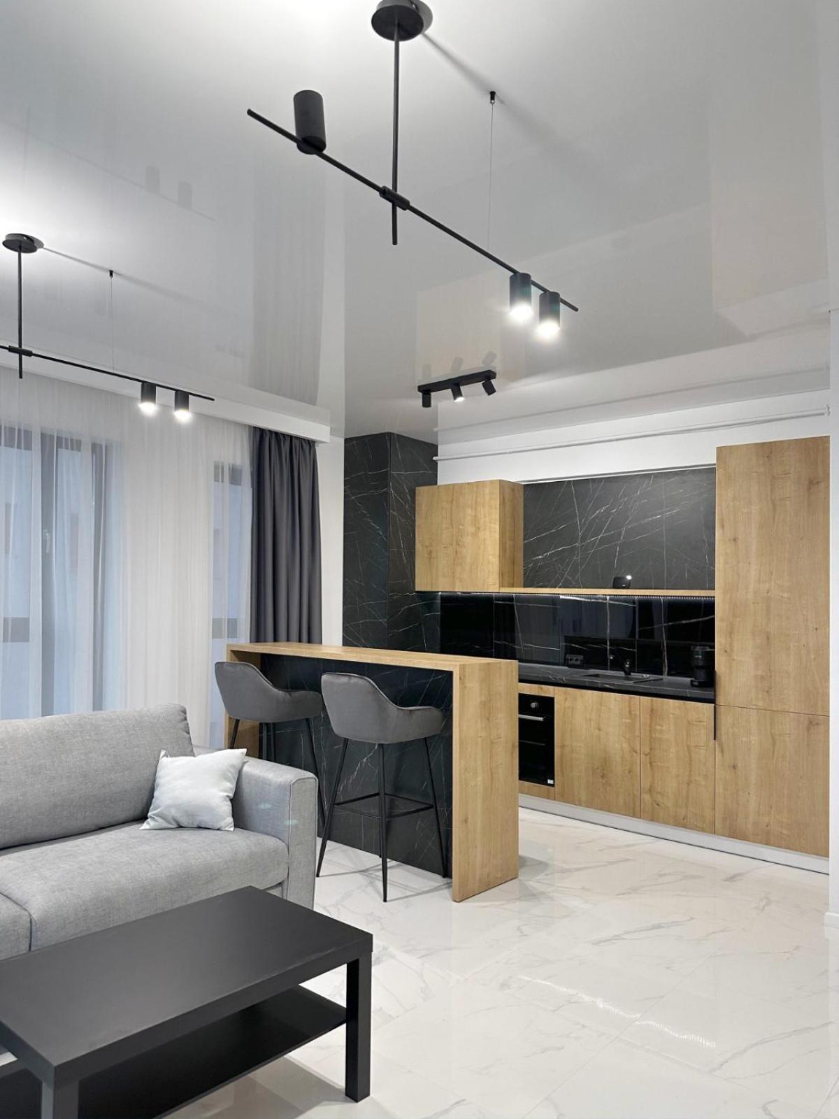 Koya Tower By The Lake Apartments Mamaia Exterior foto